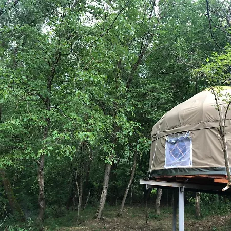 Romantic Treehouse Yurt In Nature Reserve With Jacuzzi Luxusní stan *