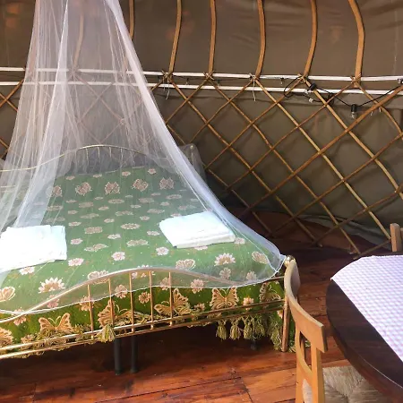 Romantic Treehouse Yurt In Nature Reserve With Jacuzzi Anversa Degli Abruzzi