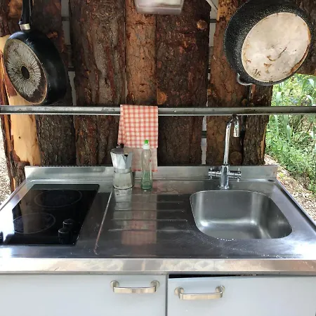 Luxusní stan Romantic Treehouse Yurt In Nature Reserve With Jacuzzi Anversa Degli Abruzzi