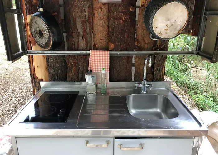 Luxuszelt Romantic Treehouse Yurt In Nature Reserve With Jacuzzi Anversa Degli Abruzzi